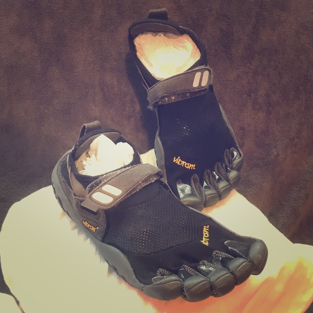 Black vibram Fivefinger shoes size 37